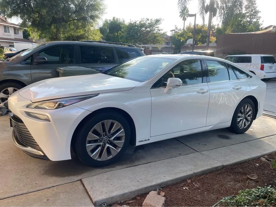 2021 Toyota Mirai - Image 2 of 11