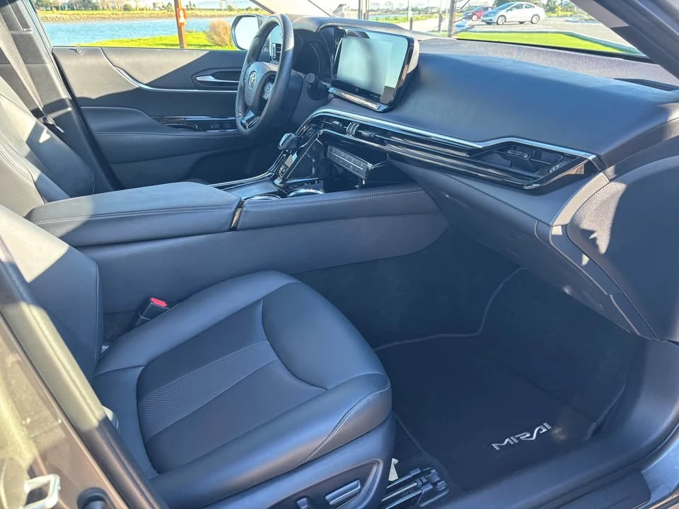 2021 Toyota Mirai - Image 8 of 10