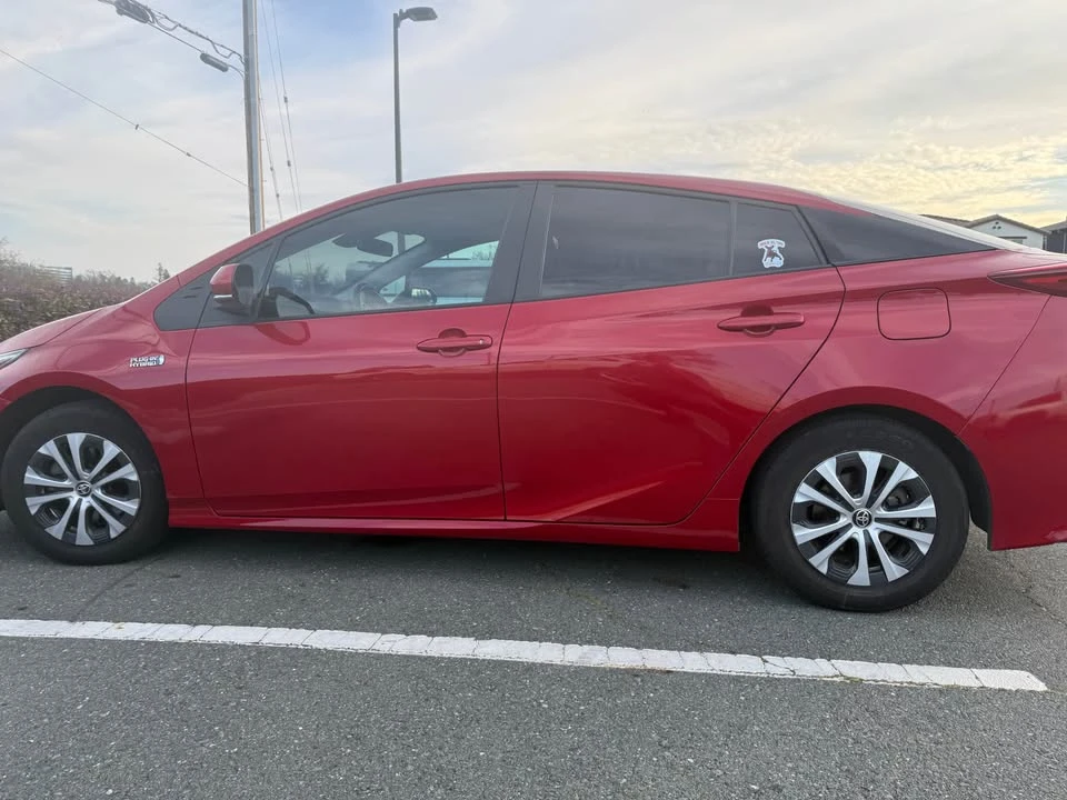 2021 Toyota Prius 4th Gen - Image 5 of 11