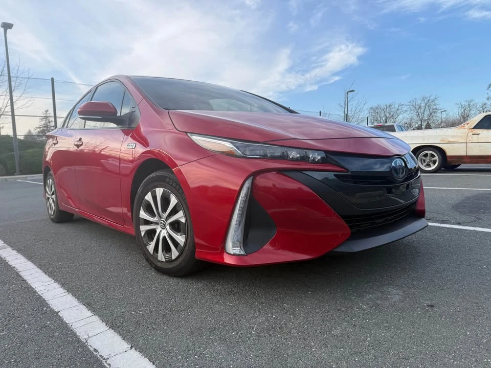 2021 Toyota Prius 4th Gen - Image 4 of 11
