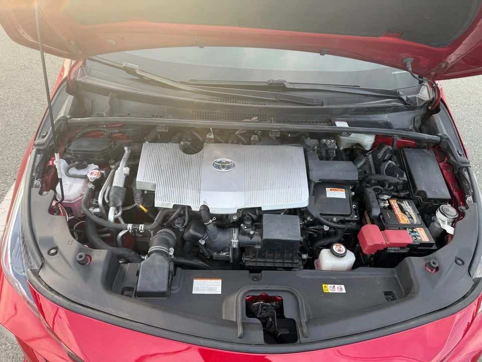2021 Toyota Prius 4th Gen - Image 9 of 11