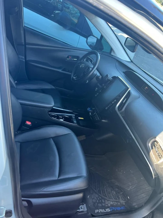 2021 Toyota Prius 4th Gen - Image 5 of 7