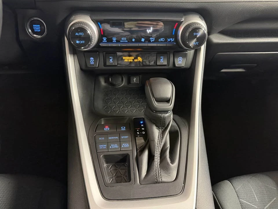 2021 Toyota RAV4 5th Gen - Image 14 of 16