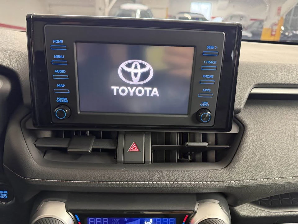 2021 Toyota RAV4 5th Gen - Image 13 of 16