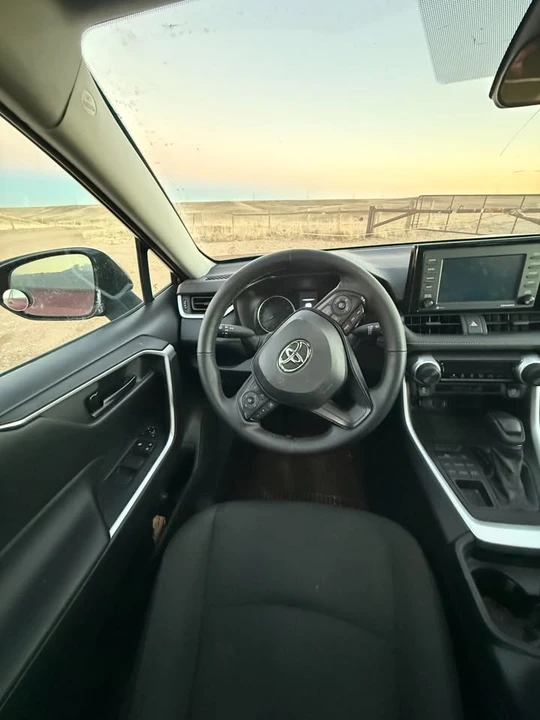 2021 Toyota RAV4 5th Gen - Image 9 of 17