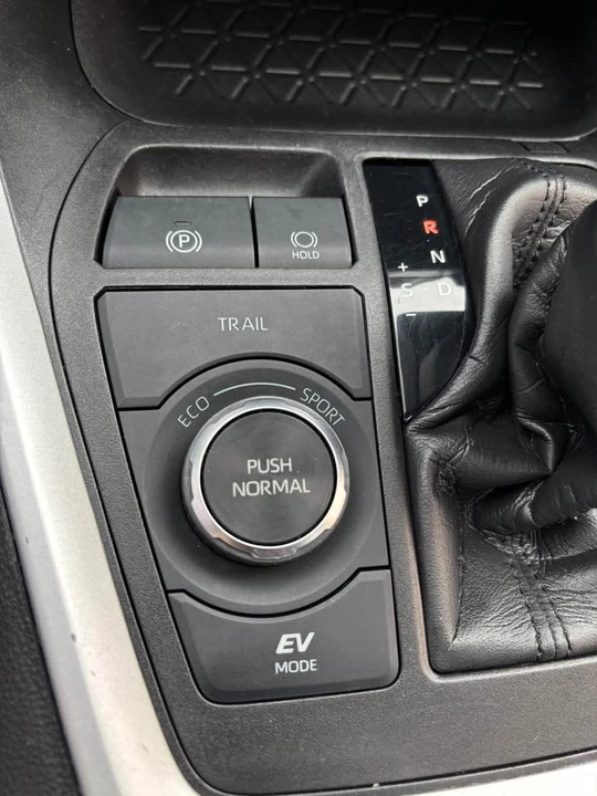 2021 Toyota RAV4 5th Gen - Image 10 of 12