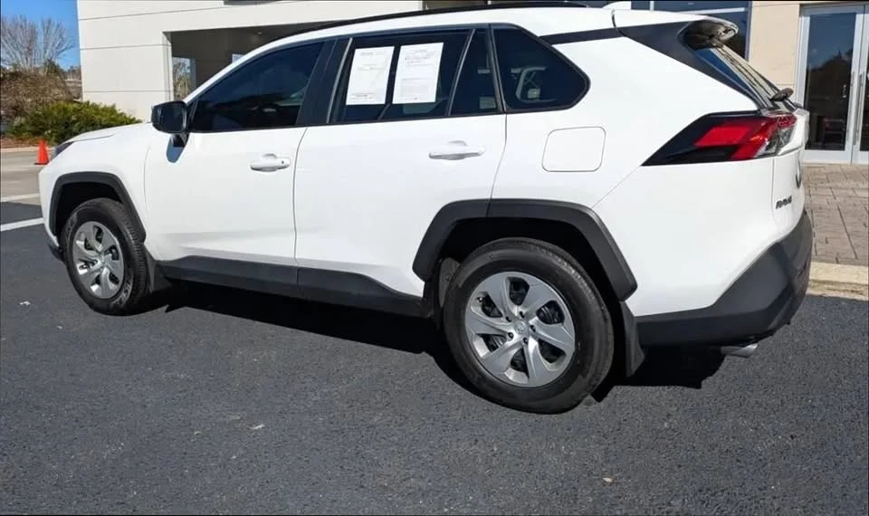 2021 Toyota RAV4 5th Gen - Image 4 of 19
