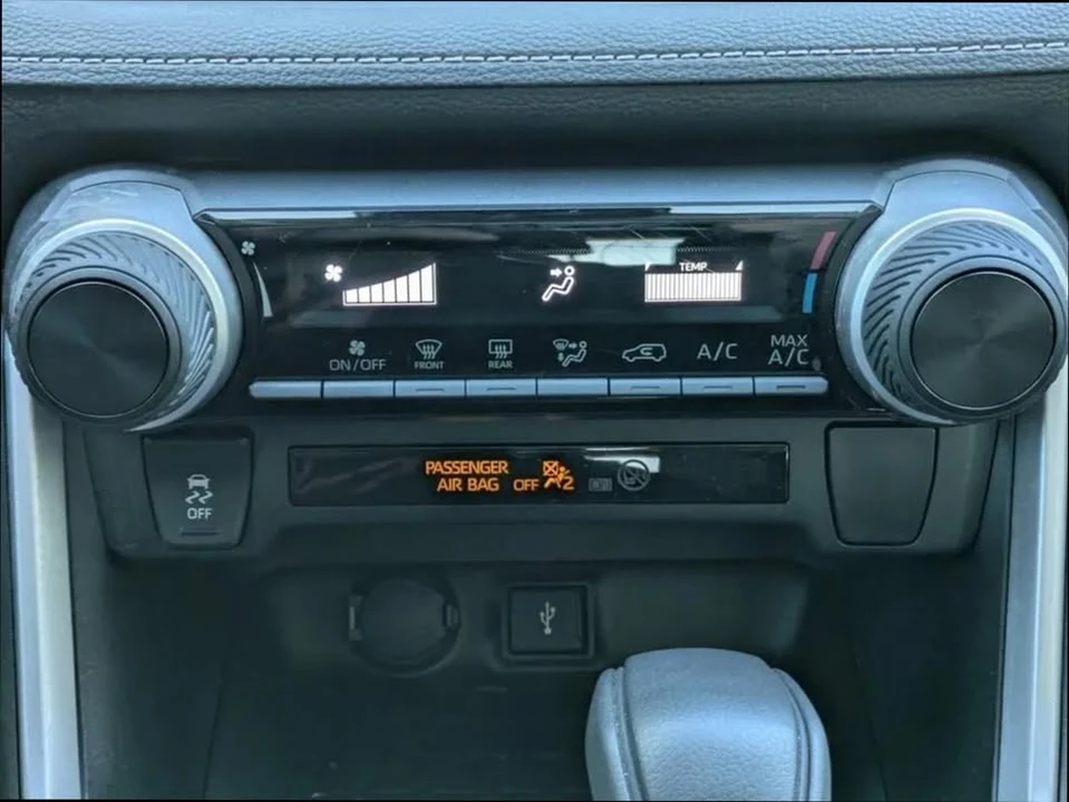 2021 Toyota RAV4 5th Gen - Image 18 of 19