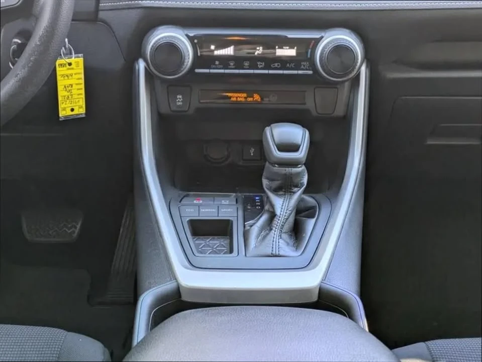 2021 Toyota RAV4 5th Gen - Image 15 of 19