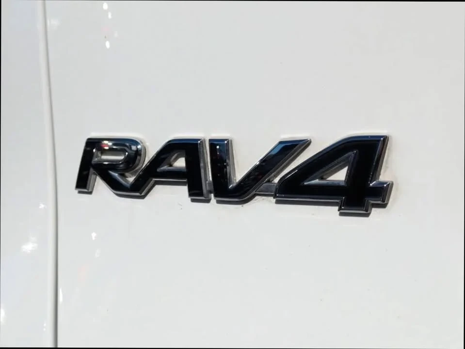 2021 Toyota RAV4 5th Gen - Image 11 of 19