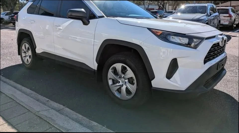 2021 Toyota RAV4 5th Gen - Image 7 of 19