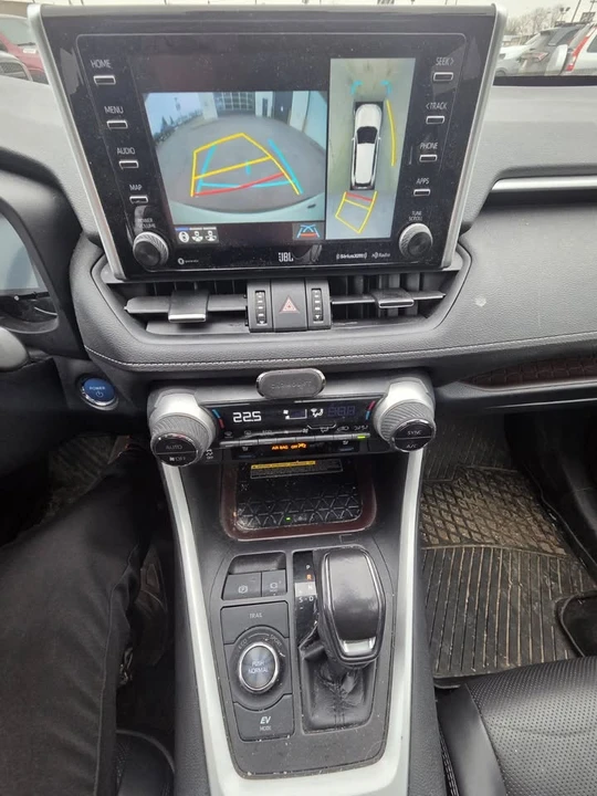 2021 Toyota RAV4 5th Gen - Image 13 of 17