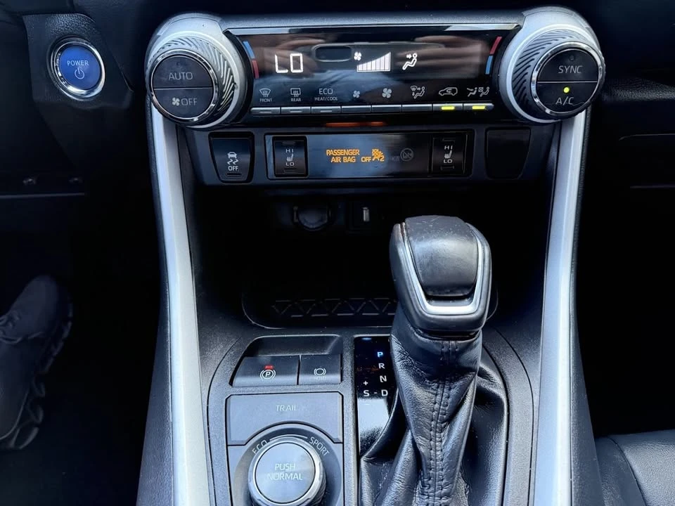 2021 Toyota RAV4 5th Gen - Image 15 of 20