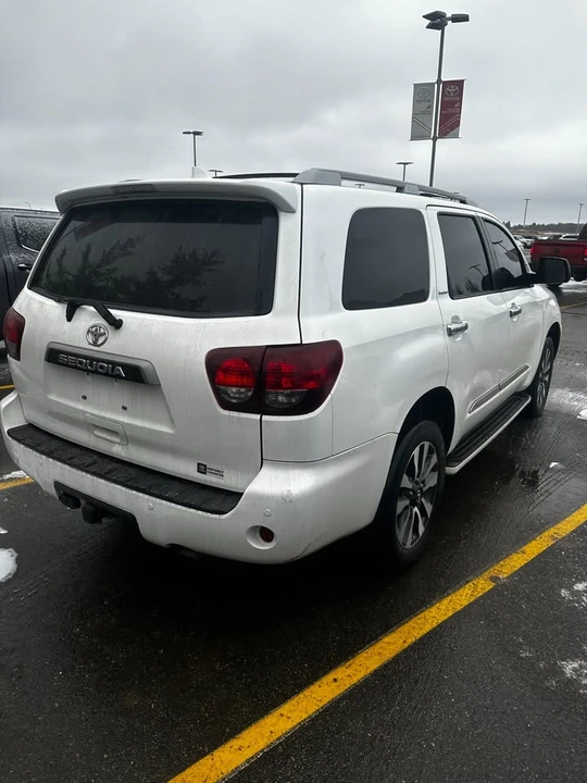 2021 Toyota Sequoia 2nd Gen - Image 5 of 8