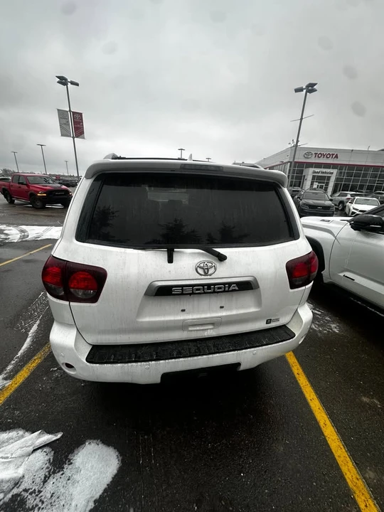2021 Toyota Sequoia 2nd Gen - Image 4 of 8