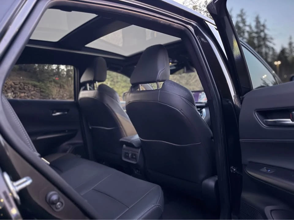 2021 Toyota Venza - Image 16 of 18
