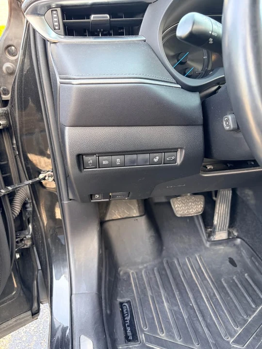 2021 Toyota Venza - Image 13 of 19