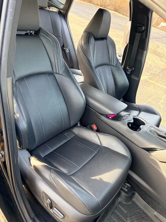 2021 Toyota Venza - Image 9 of 19