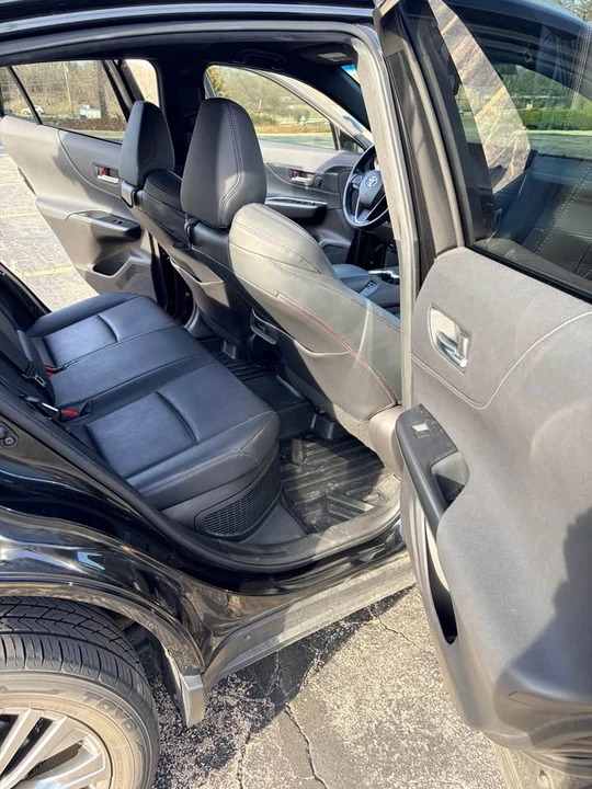 2021 Toyota Venza - Image 11 of 19