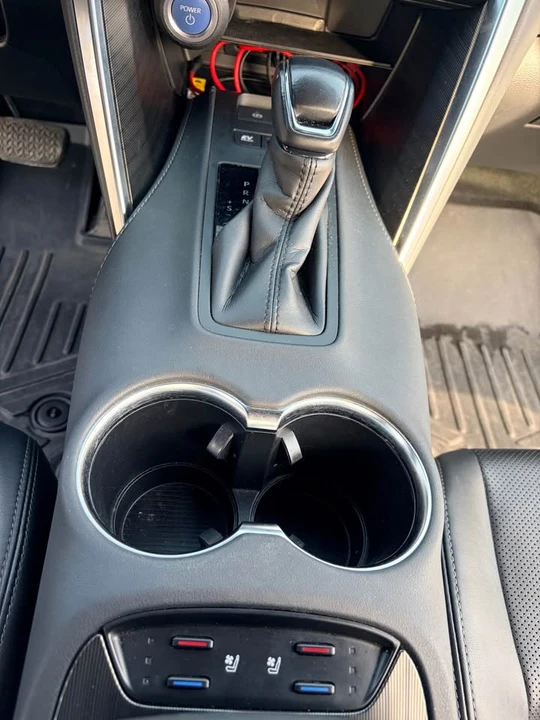 2021 Toyota Venza - Image 14 of 19