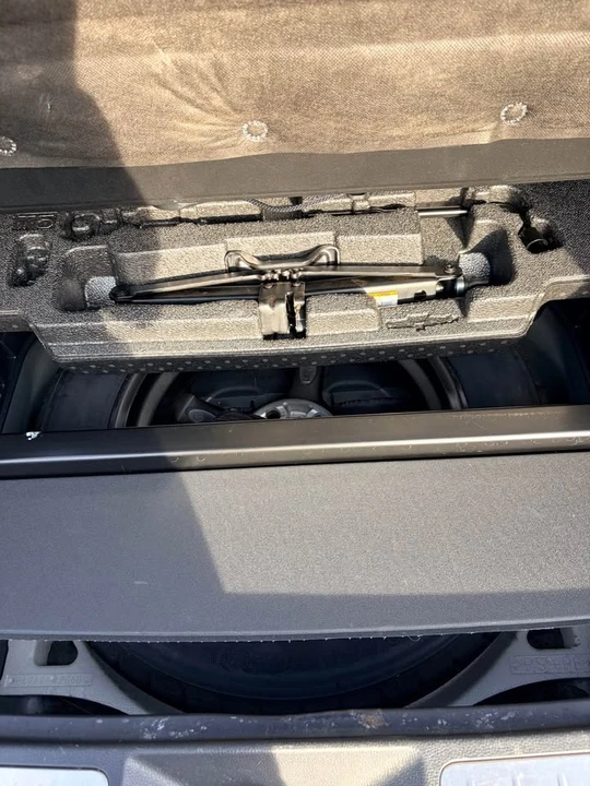 2021 Toyota Venza - Image 18 of 19