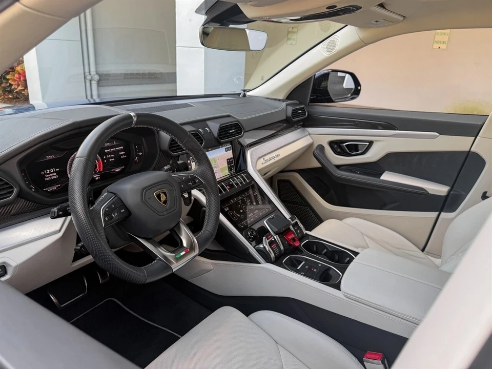 2021 Lamborghini Urus - Image 2 of 4