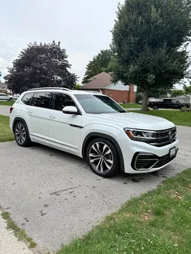 2021 Volkswagen Atlas Exec Line with R-Line Package