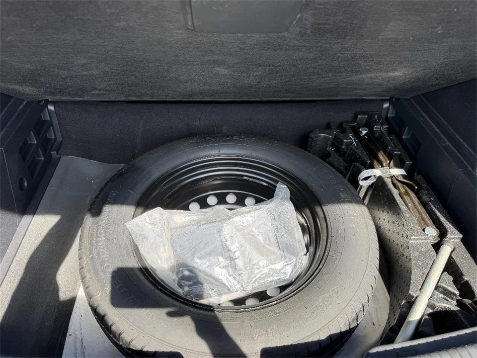 2021 Volkswagen Atlas - Image 13 of 31