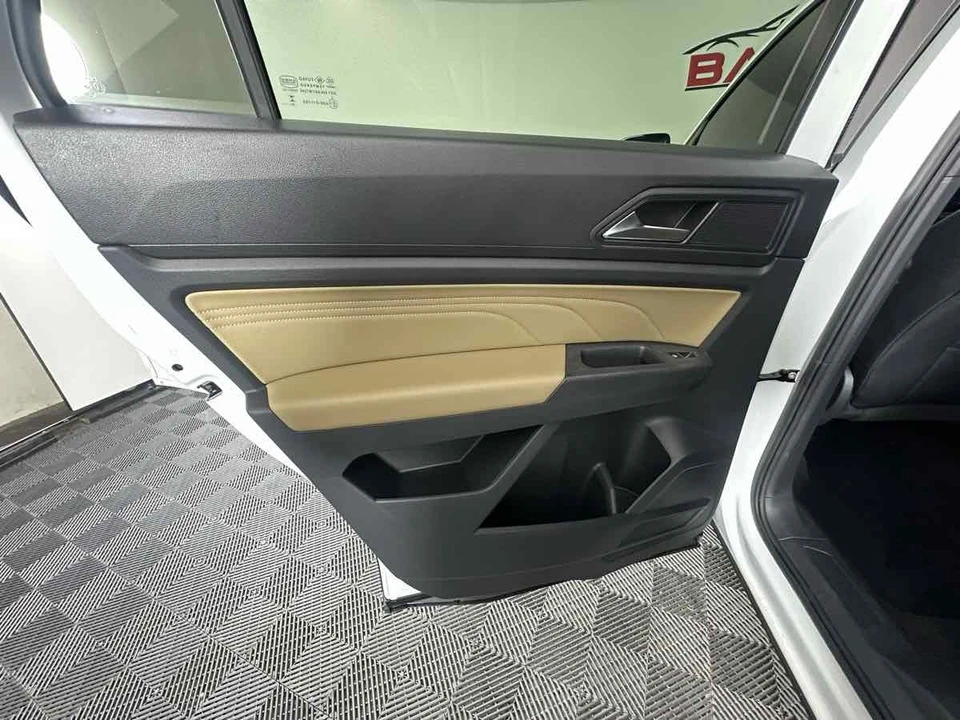 2021 Volkswagen Atlas - Image 17 of 21