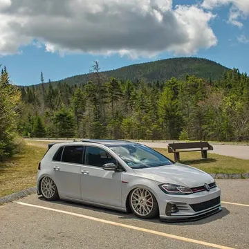 2021 Volkswagen GTI SE DSG
