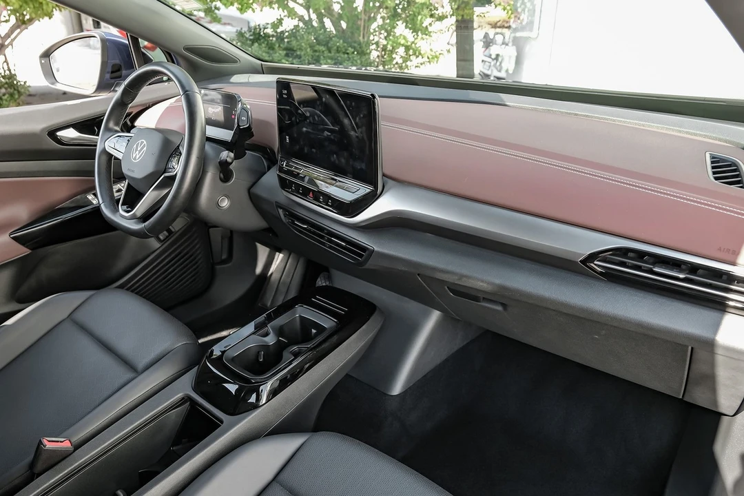 2021 Volkswagen ID.4 - Image 17 of 21