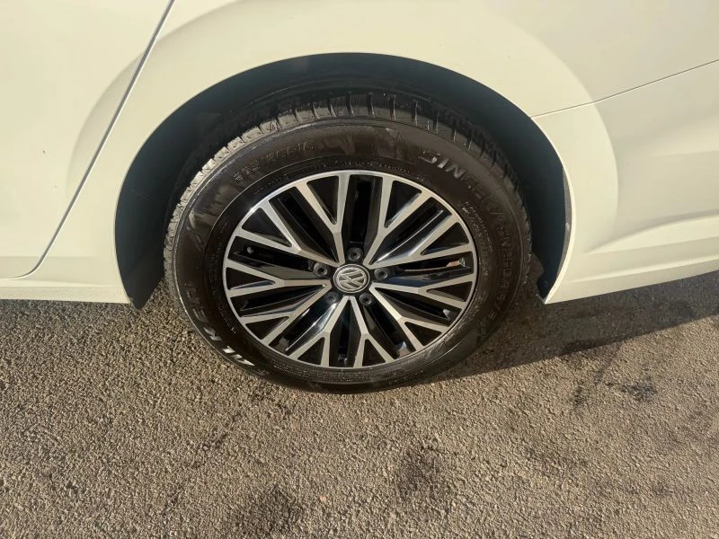 2021 Volkswagen A7 Jetta - Image 9 of 12