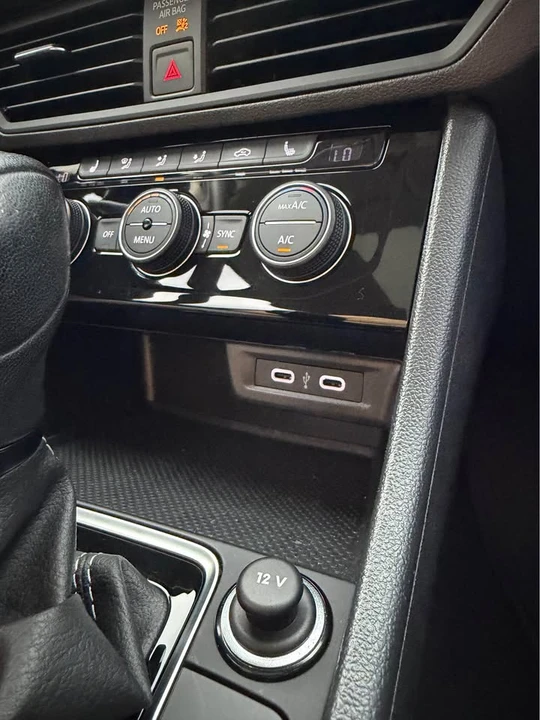 2021 Volkswagen A7 Jetta - Image 11 of 20