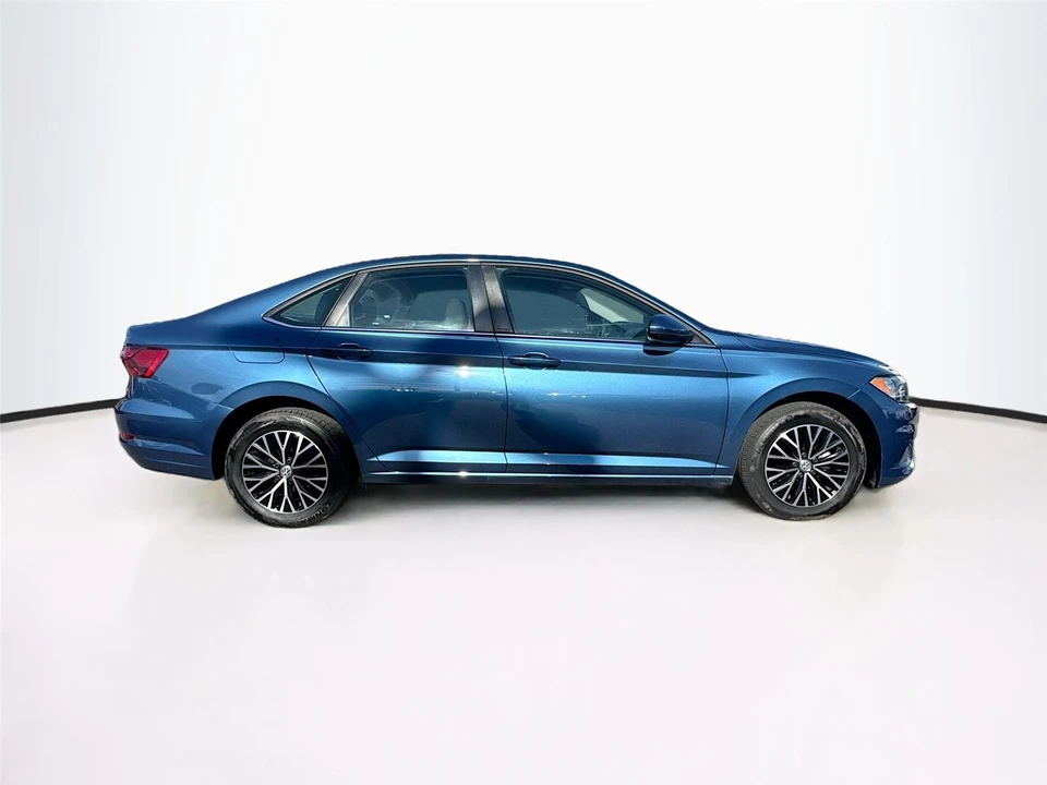 2021 Volkswagen A7 Jetta - Image 11 of 15