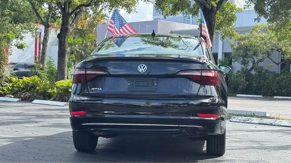 2021 Volkswagen A7 Jetta - Image 4 of 17