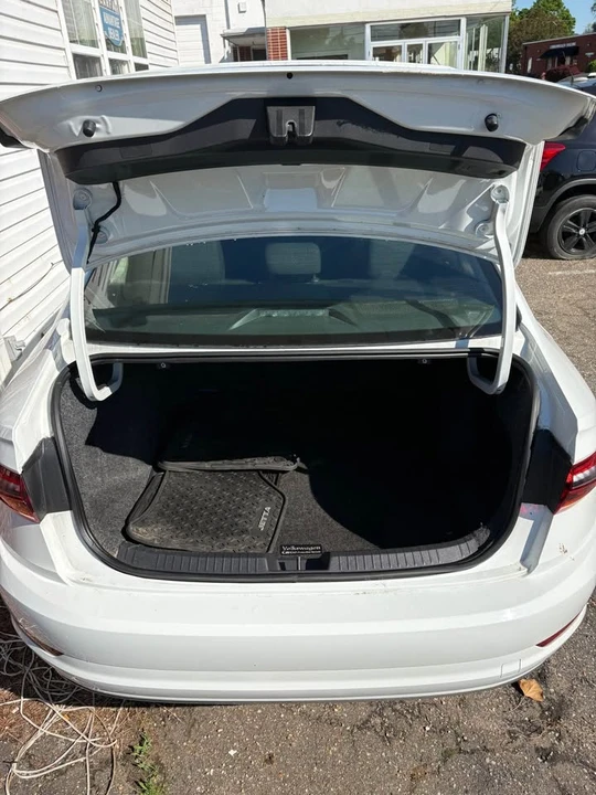 2021 Volkswagen A7 Jetta - Image 6 of 9
