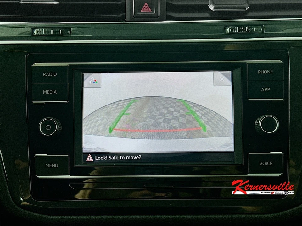2021 Volkswagen Tiguan - Image 20 of 21