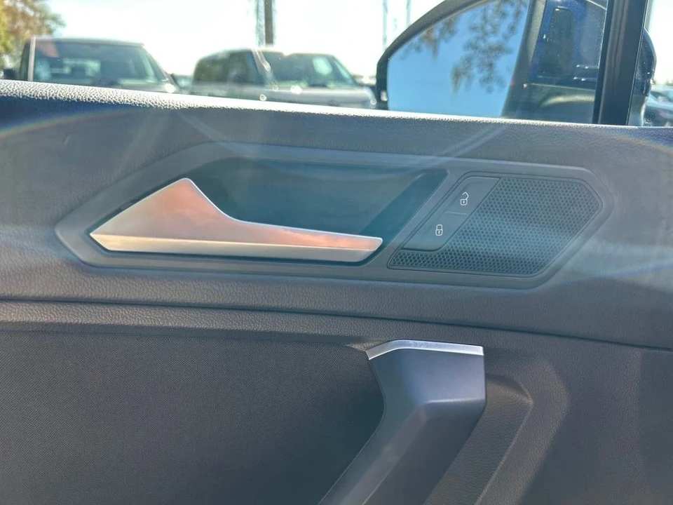 2021 Volkswagen Tiguan - Image 11 of 12