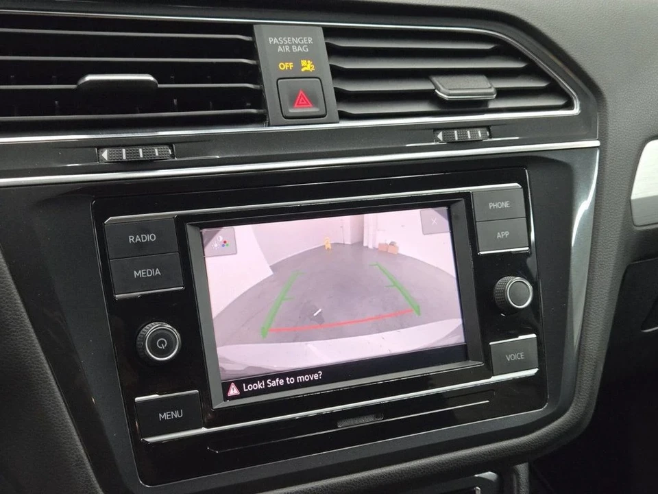 2021 Volkswagen Tiguan - Image 18 of 21