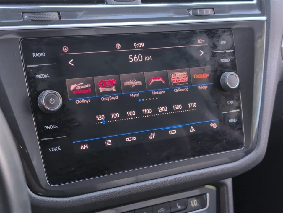 2021 Volkswagen Tiguan - Image 20 of 21