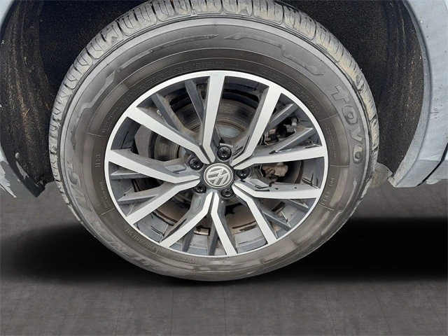 2021 Volkswagen Tiguan - Image 10 of 21