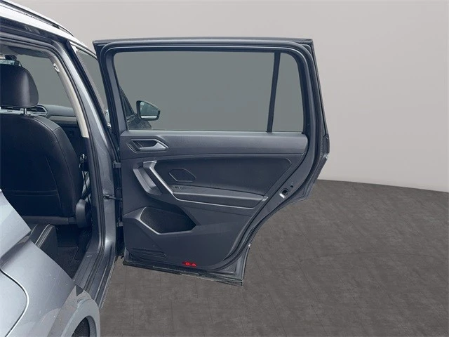 2021 Volkswagen Tiguan - Image 18 of 21