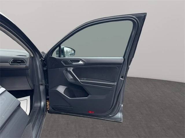 2021 Volkswagen Tiguan - Image 16 of 21