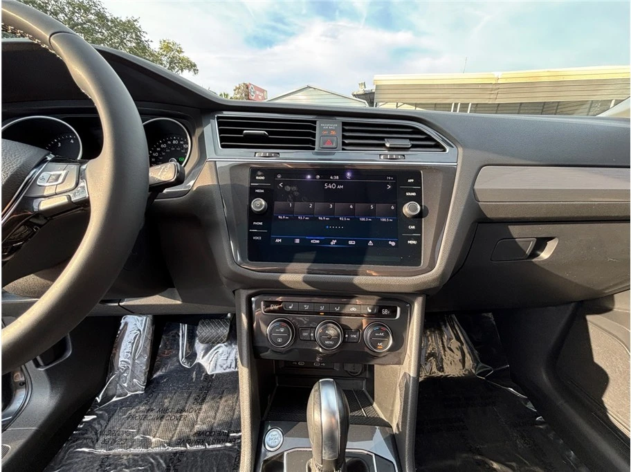 2021 Volkswagen Tiguan - Image 11 of 21