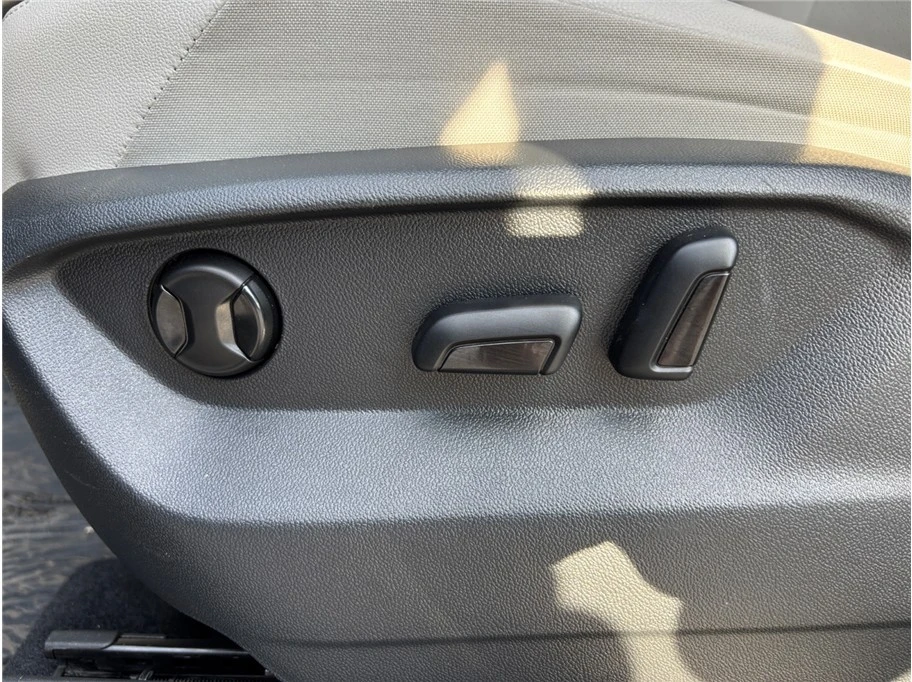 2021 Volkswagen Tiguan - Image 17 of 21