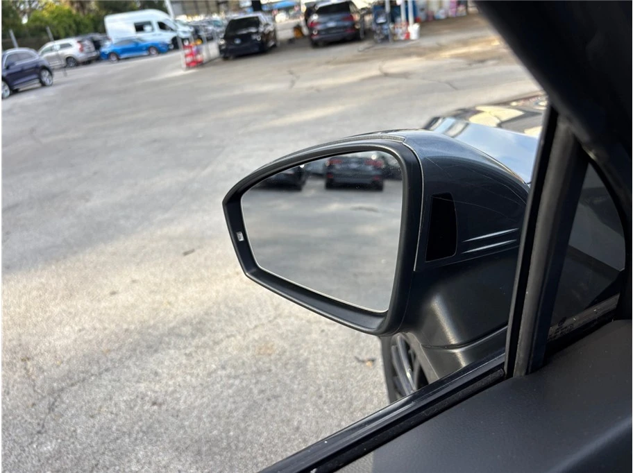 2021 Volkswagen Tiguan - Image 15 of 21