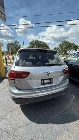 2021 Volkswagen Tiguan - Image 10 of 11