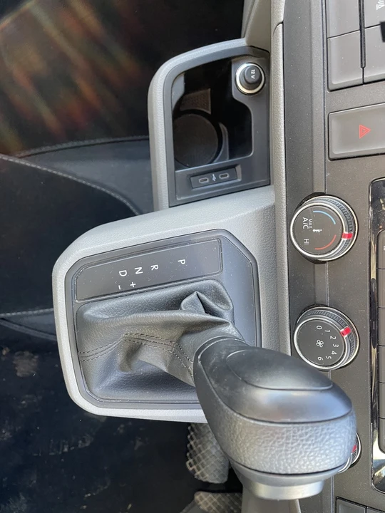 2021 Volkswagen EuroVan - Image 13 of 30