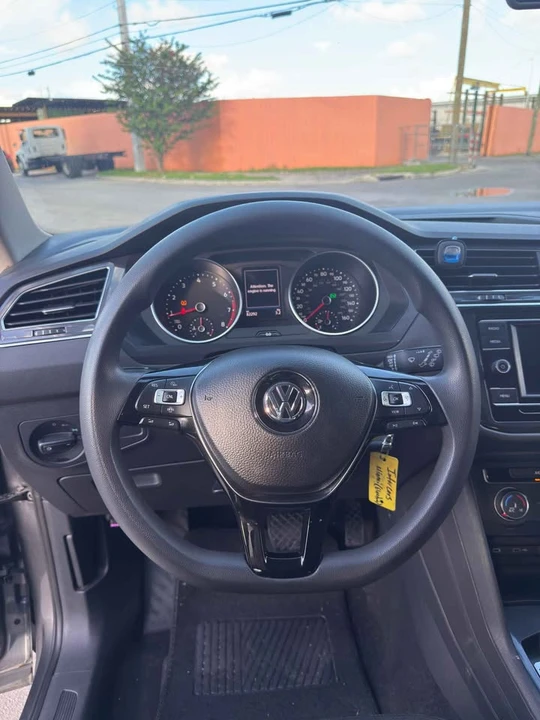 2021 Volkswagen Tiguan - Image 3 of 10