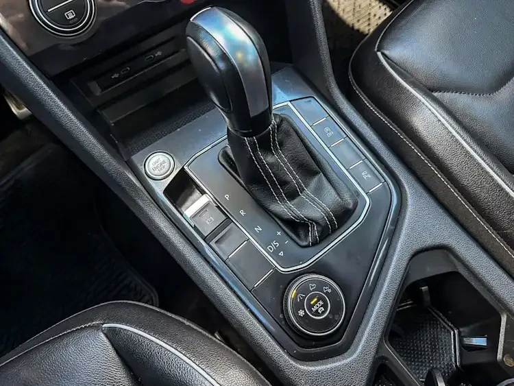 2021 Volkswagen Tiguan - Image 10 of 12